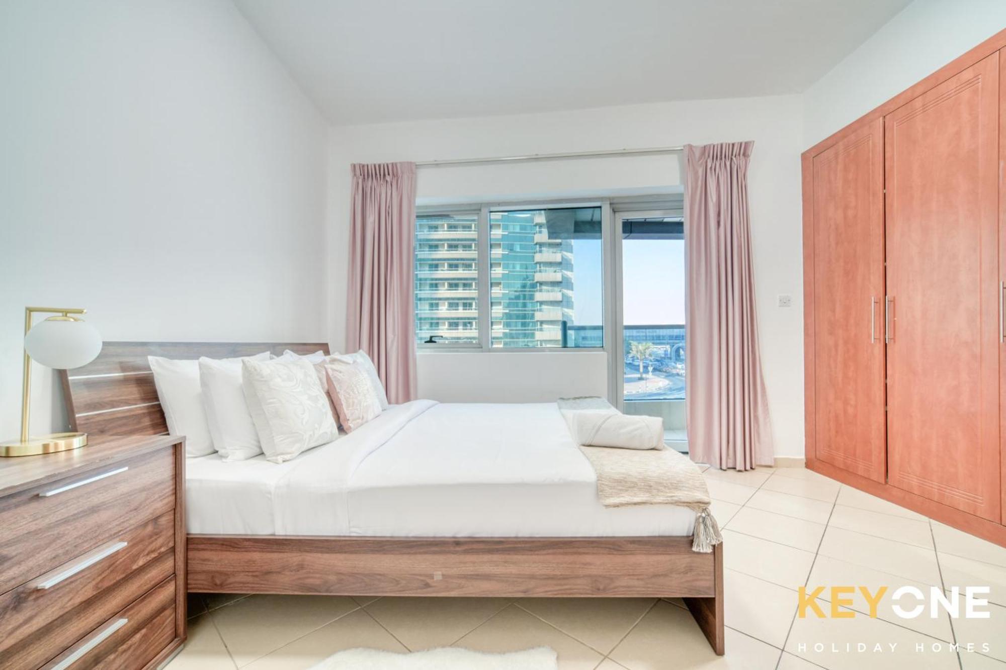 Elegant Two Bedroom In Marina * Dubai